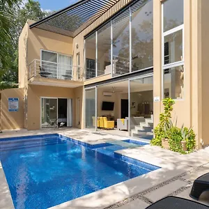 Holiday home Private Modern Villa-pool Beds-ac-internet-parking-grill Tulum